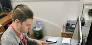 Andrei, tanarul cu sindrom Asperger, la serviciu