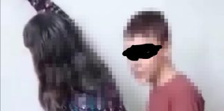 elevul isi batjocoreste profesoara