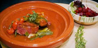 Cum se prepară friptura de miel la tavă la restaurant Bulevard